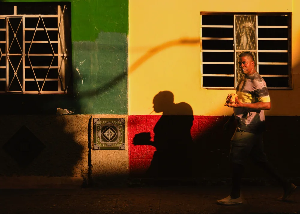Z, Leechee: Escena de la calle Cuba 2