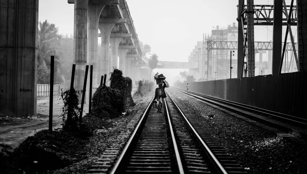 Arifuzzaman, Md.: Il venditore di tè sulla ferrovia.