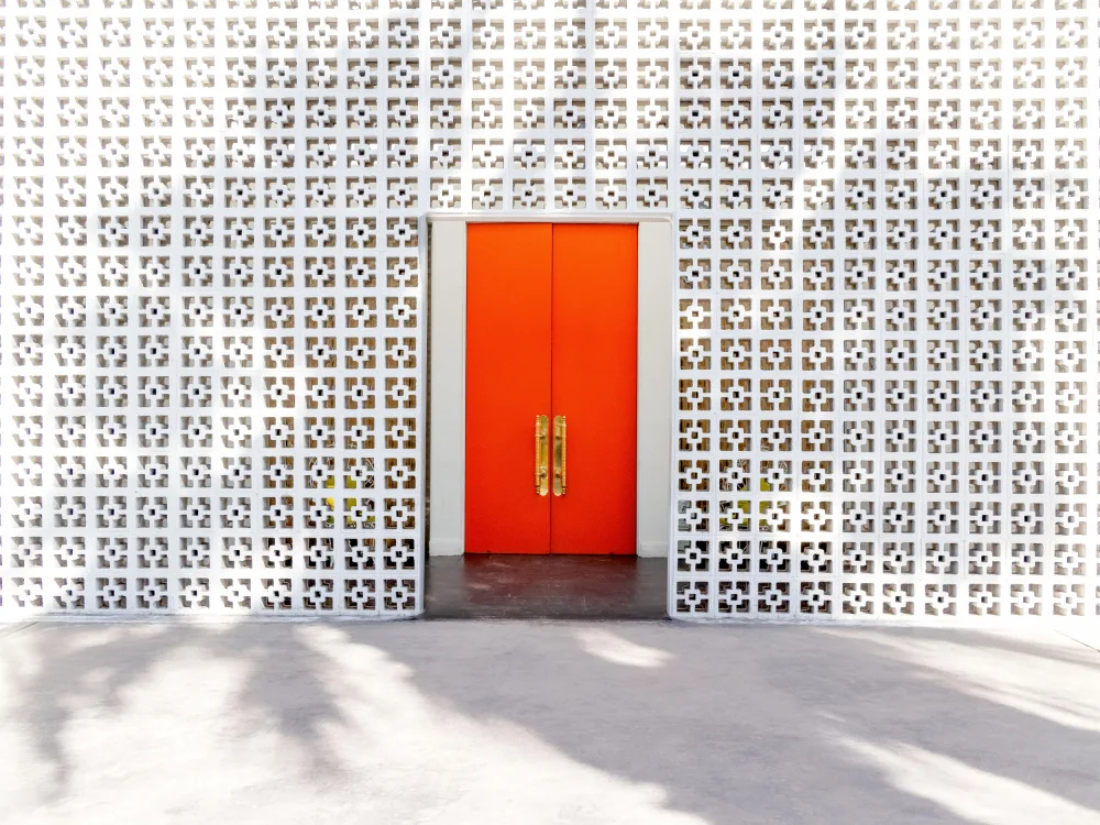 Windeknecht, Tom: Parker Orange Dveře a Breezeblock Wall