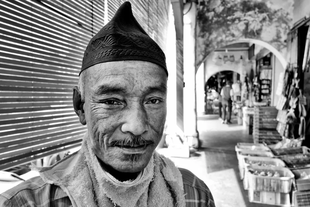 Long, Kieron: L'uomo della strada