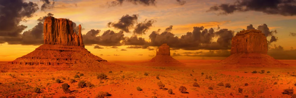 Viola, Melanie: Wunderschönes Monument Valley am Abend