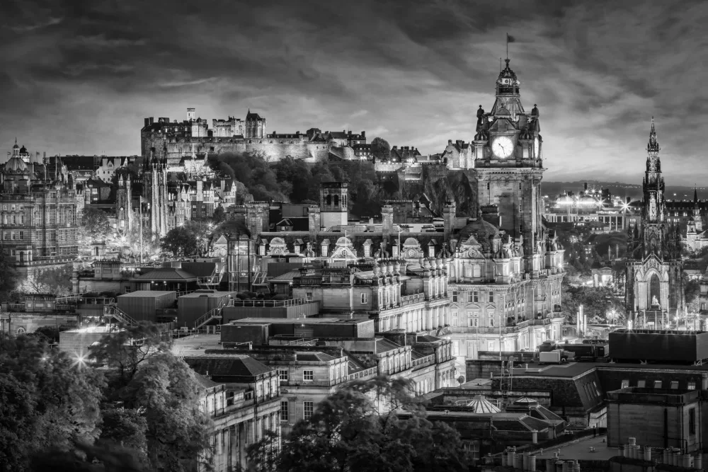 Viola, Melanie: Abendeindruck aus Edinburgh - Monochrom