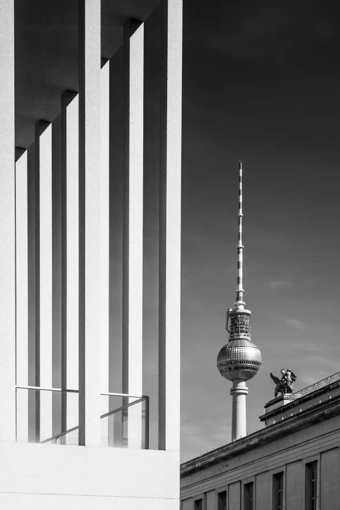 Viola, Melanie: BERLÍN MONOCHROME televizní věž a muzejní ostrov