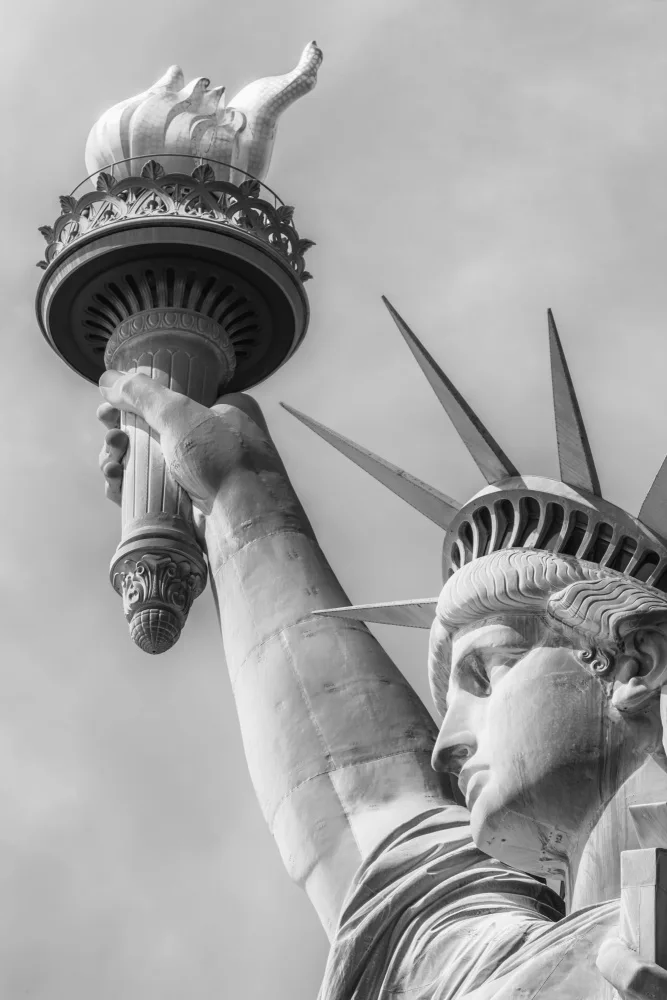 Viola, Melanie: NEW YORK CITY Monochrome Freiheitsstatue