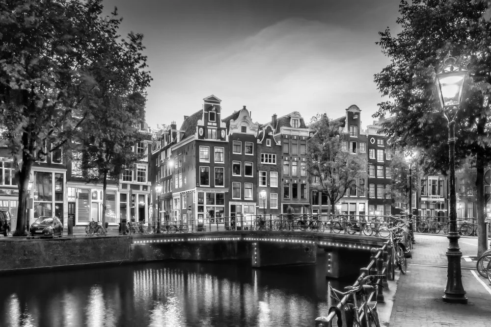 Viola, Melanie: AMSTERDAM Idylický dojem z Singel - Monochrome