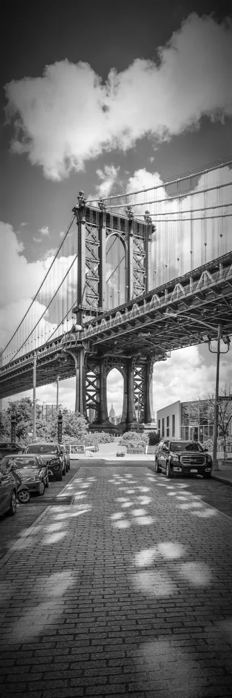 Viola, Melanie: NEW YORK CITY Manhattan Bridge – aufrechtes schlankes Panorama