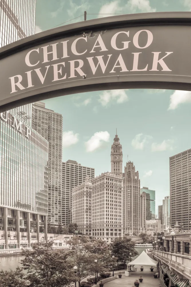 Viola, Melanie: CHICAGO Riverwalk | městský vintage styl