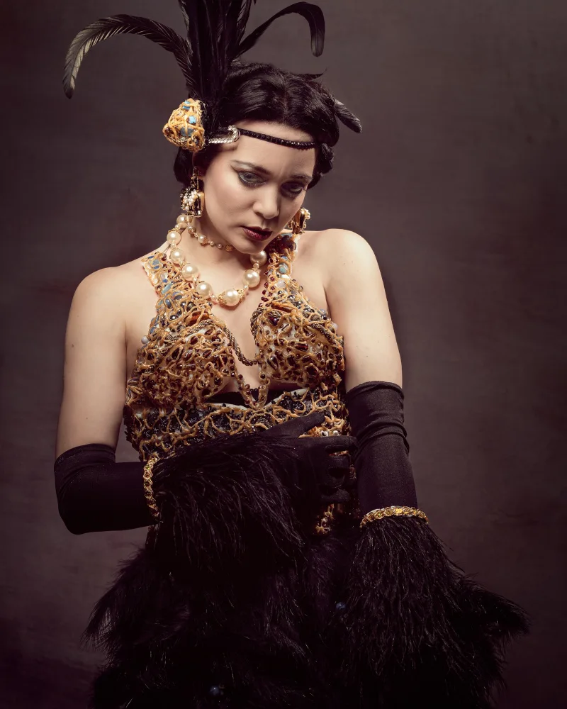 Mighorst, Ineke: Modello vintage come il ruggente 20°.