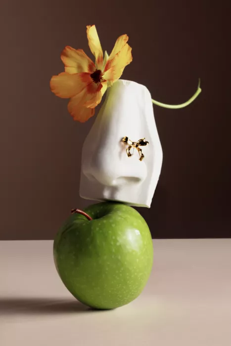 Ramiro, Julia: Surrealistická totem s průrazem