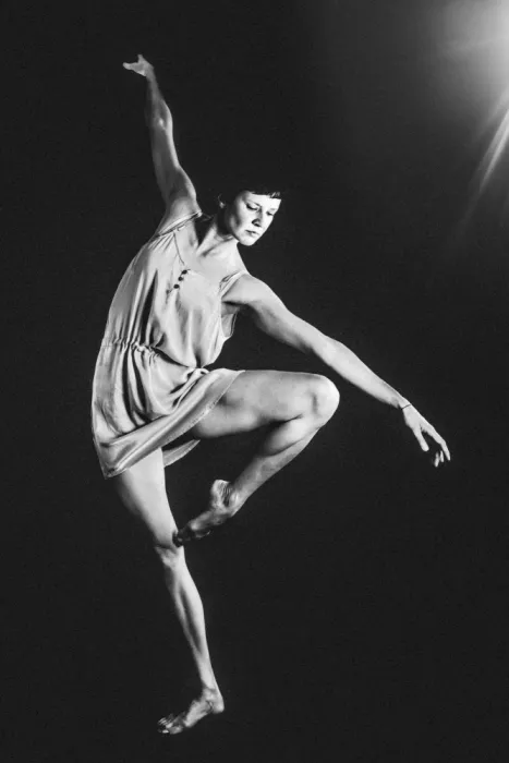 Yamamoto, Eiji: Ausgewogene Pose