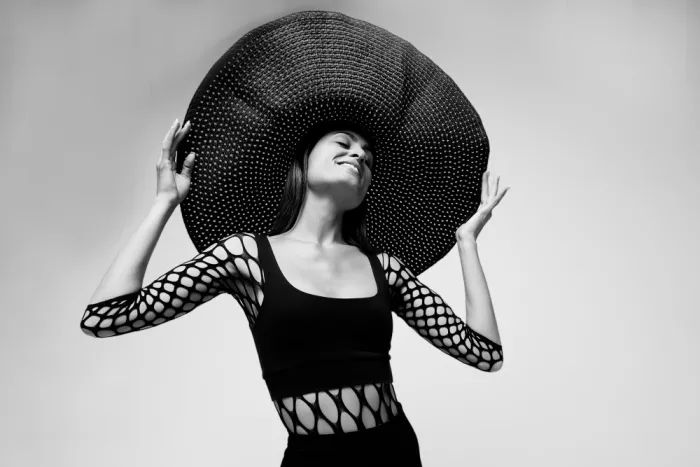 Raga, Gil Joan: Bea mit Hut