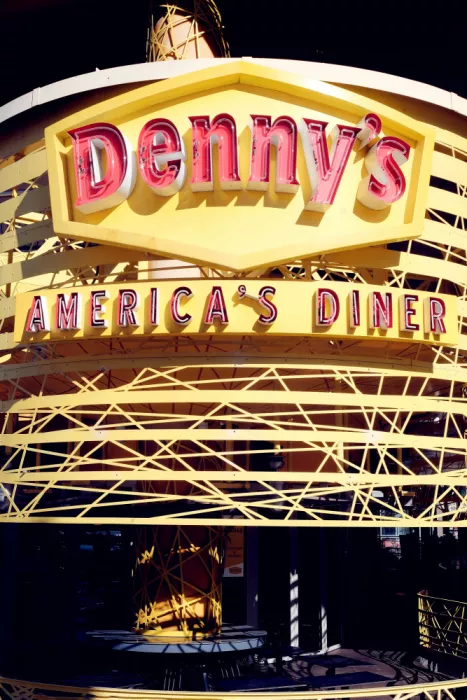 Studio, Pictufy: Las Vegas Dennys