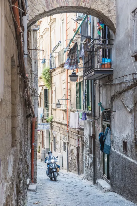 Photolovers: Vicolo a Napoli, Italia