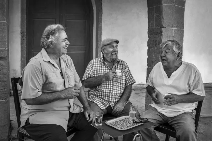 Sefer, Emel: Vecchi Amici