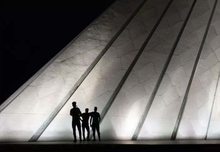 GÖKMEN, Fatma: Memorie della Torre Azadi