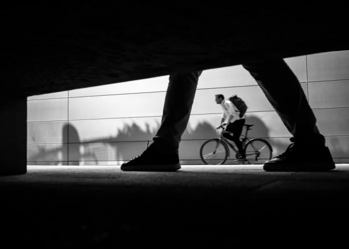 Mareel, Rudy: Catturato in movimento: Gambe, piedi e una bicicletta