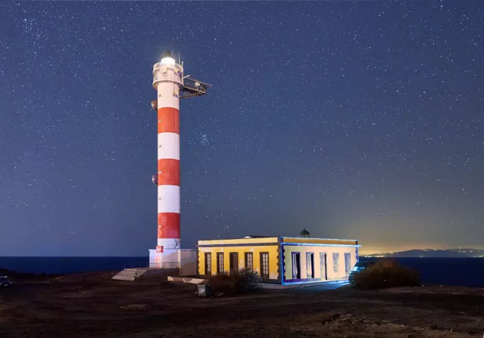 MARTÍNEZ, CARLOS JUAN: Faro