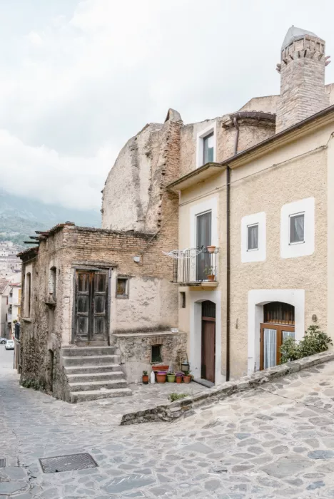 Photolovers: Il villaggio di Civita in Calabria, Italia