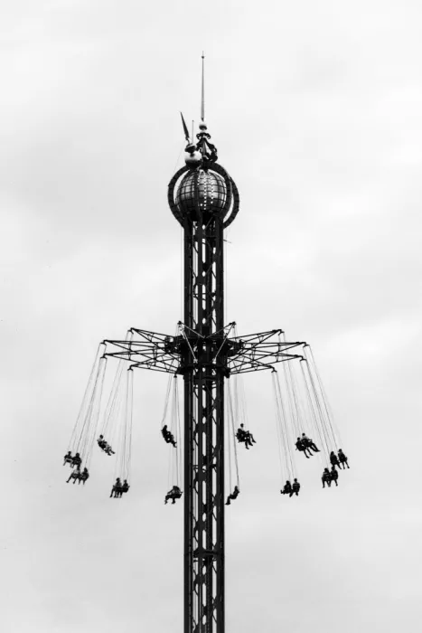 Urrutia, Adolfo: In der Luft