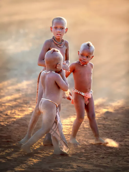 Chen, Nichole: Tre ragazzi Himba