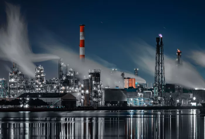 Aliace/uesan: Vista notturna della zona industriale