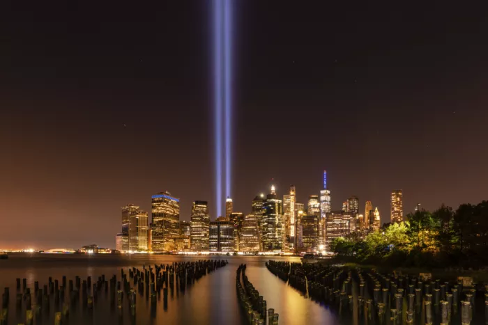 Qu, Anna: Tributo di luce 11 settembre a New York