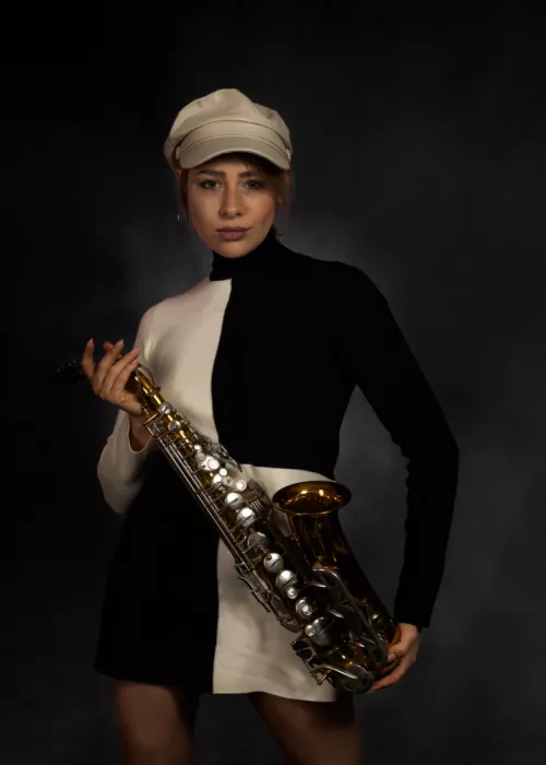 Bennion, David: Sax player