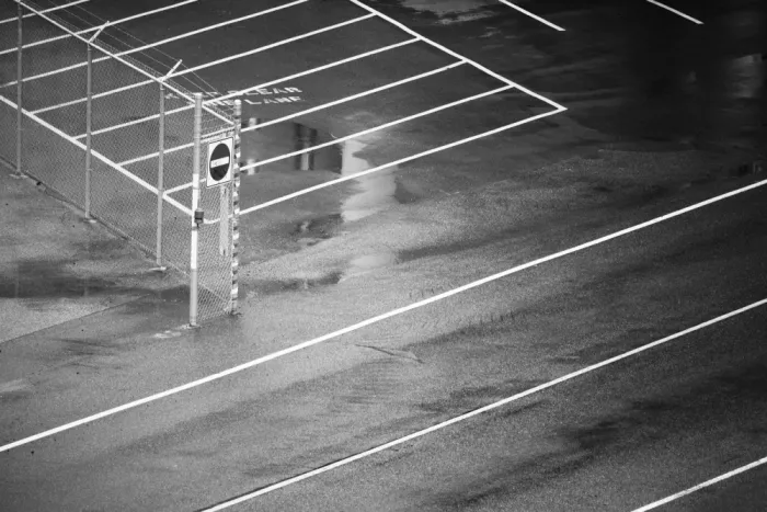 Colligan, Lynann: Leerer Parkplatz