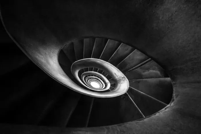 Sakamoto, Haruyo: Scala a spirale