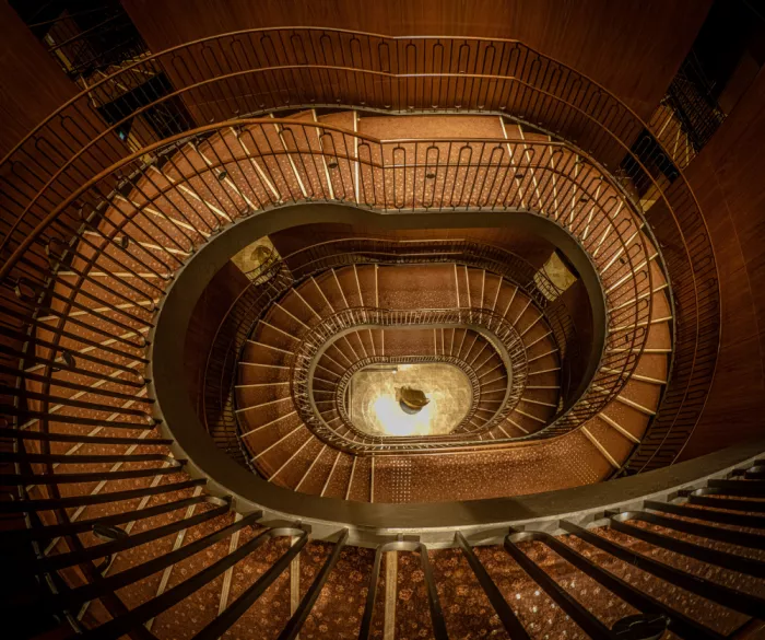 KOBAYASHI, KIMIO: Eleganza a spirale