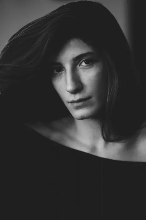 akyurt, engin: Ritratto di bella ragazza