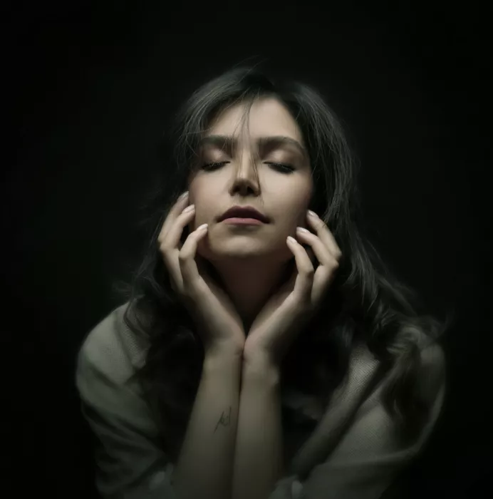 Hasheminasab, Moein: Chica persa