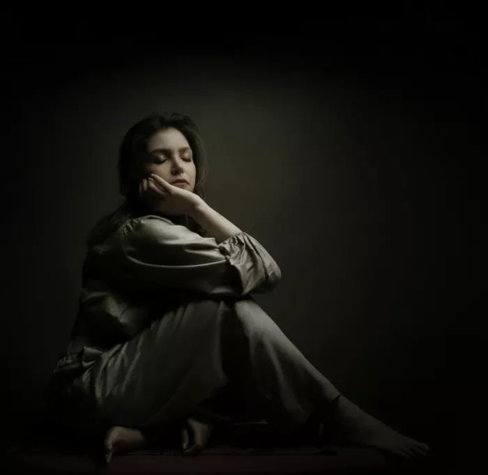 Hasheminasab, Moein: Chica persa