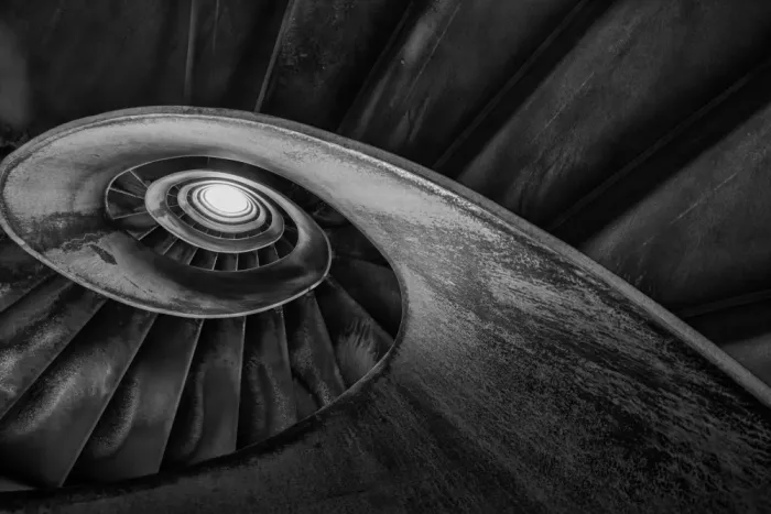 Sakamoto, Haruyo: Scala a spirale