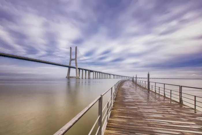 MARTÍNEZ, CARLOS JUAN: Passerella e Ponte Vasco da Gama