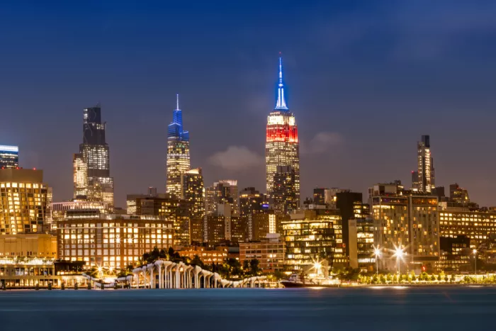Viola, Melanie: Působivá panoráma manhattanského Midtownu s Little Island