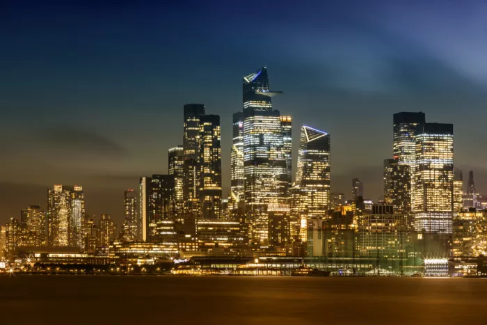 Viola, Melanie: Působivá noční silueta New Yorku s Hudson Yards