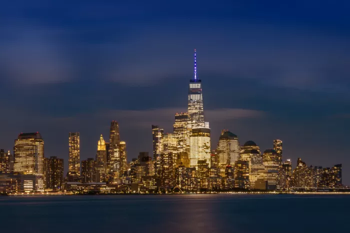 Viola, Melanie: Skyline von Lower Manhattan bei Nacht