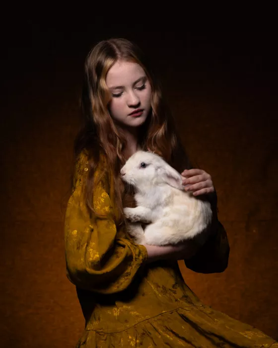 Koller, Gila: Fine Art - Valeria und Kaninchen