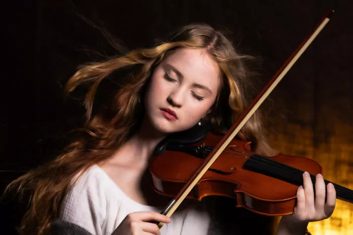 Koller, Gila: Bildende Kunst - Valeria und Violine