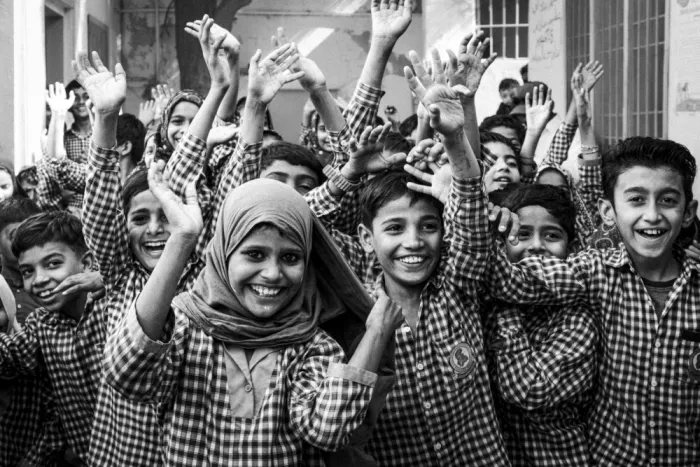 Molina, Elena: Addio al cancello della scuola, Hyderabad