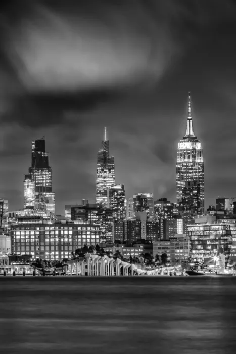Viola, Melanie: Nádherná panoráma Midtown Manhattanu s Little Island