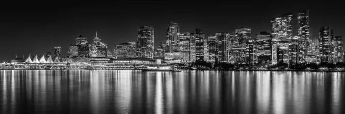 Viola, Melanie: Působivá večerní panorama Vancouveru