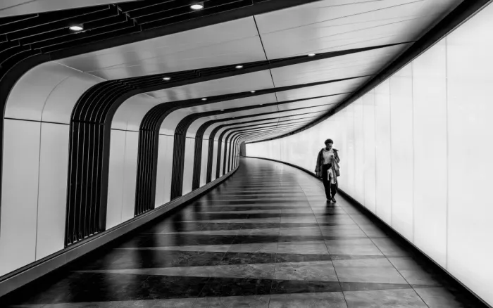 Šimic, Joško: Alone in the hallway
