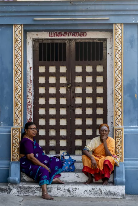 GV, BALASUBRAMANIAN: Devoti in un tempio