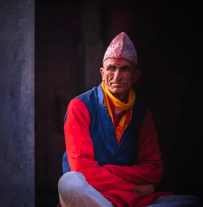 Zhang, Rae: Davanti a un tempio nepalese