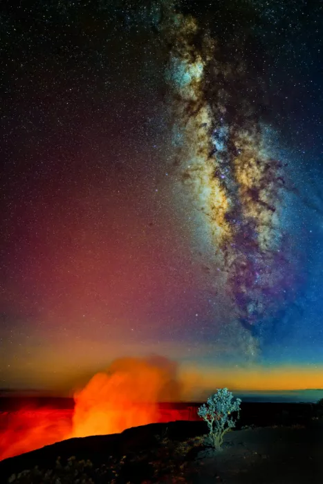 Li, Bruce: Cratere vulcanico sotto un cielo stellato