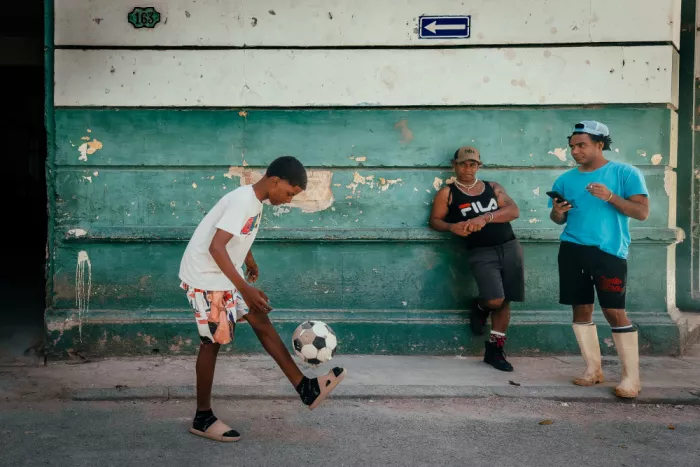 Bauer, Andy: Calcio per strada