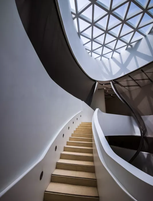 Zhao, Yan: Ventana y escaleras