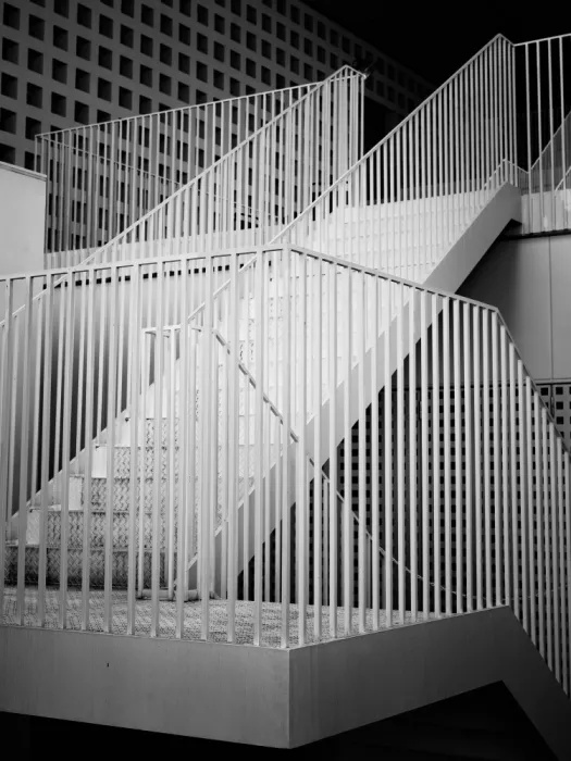 Komai, Kazuhiro: Una scala